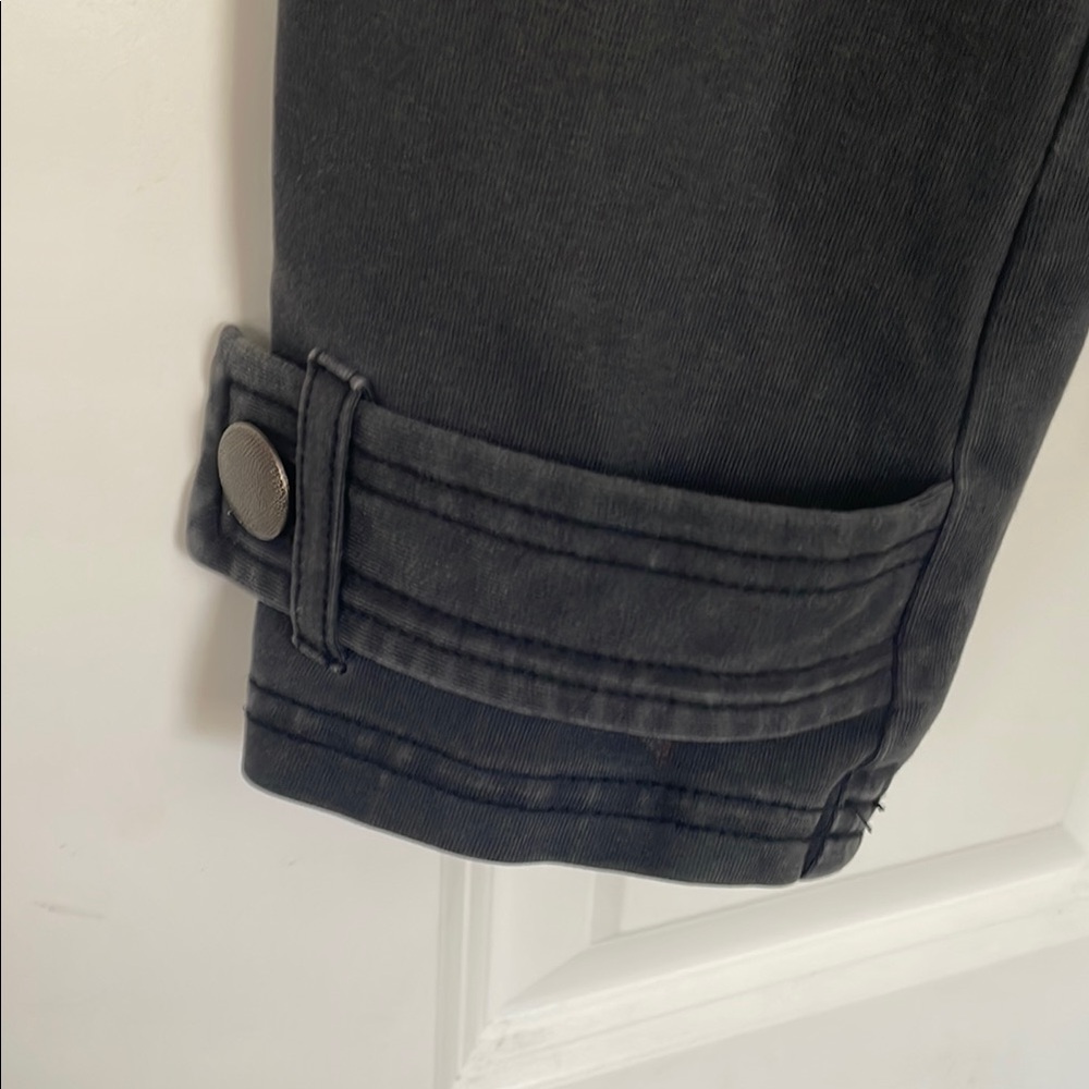 Marrakech Black Utility Jacket with Military-Inspired Design - Picture 8 of 8
